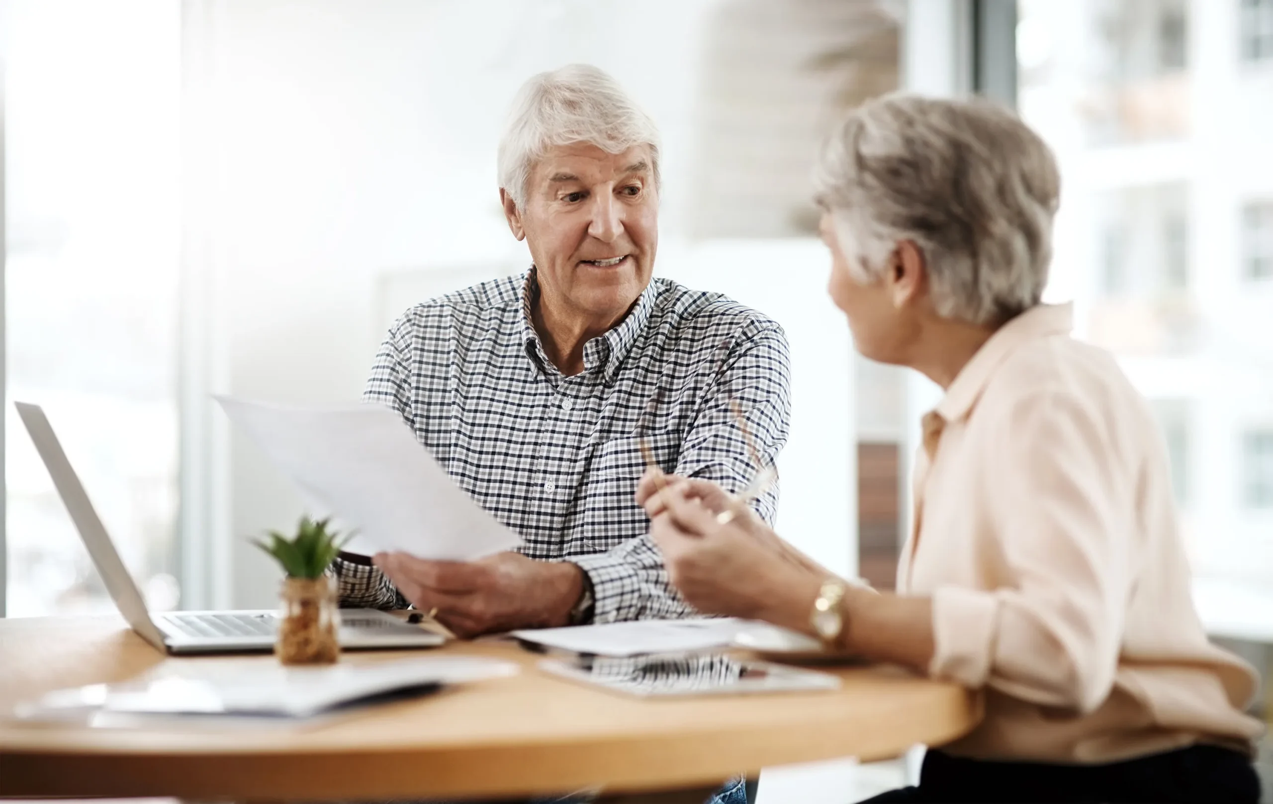 couple-discuss-finances couple-discuss-finances