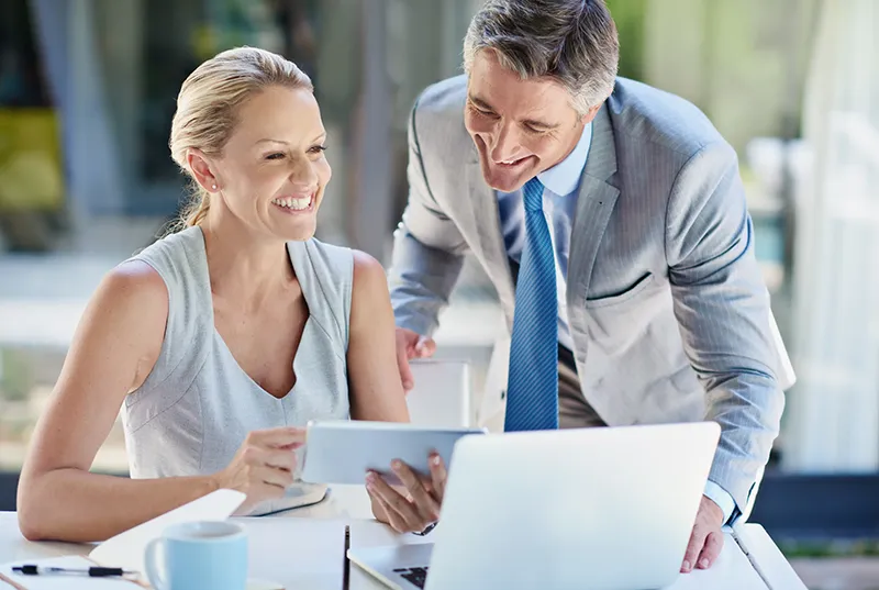 advisor-meeting-800px advisor-meeting-800px
